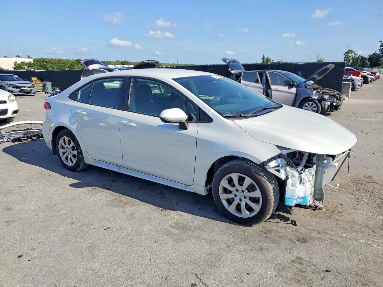 2025 Toyota Corolla Le - Image 4