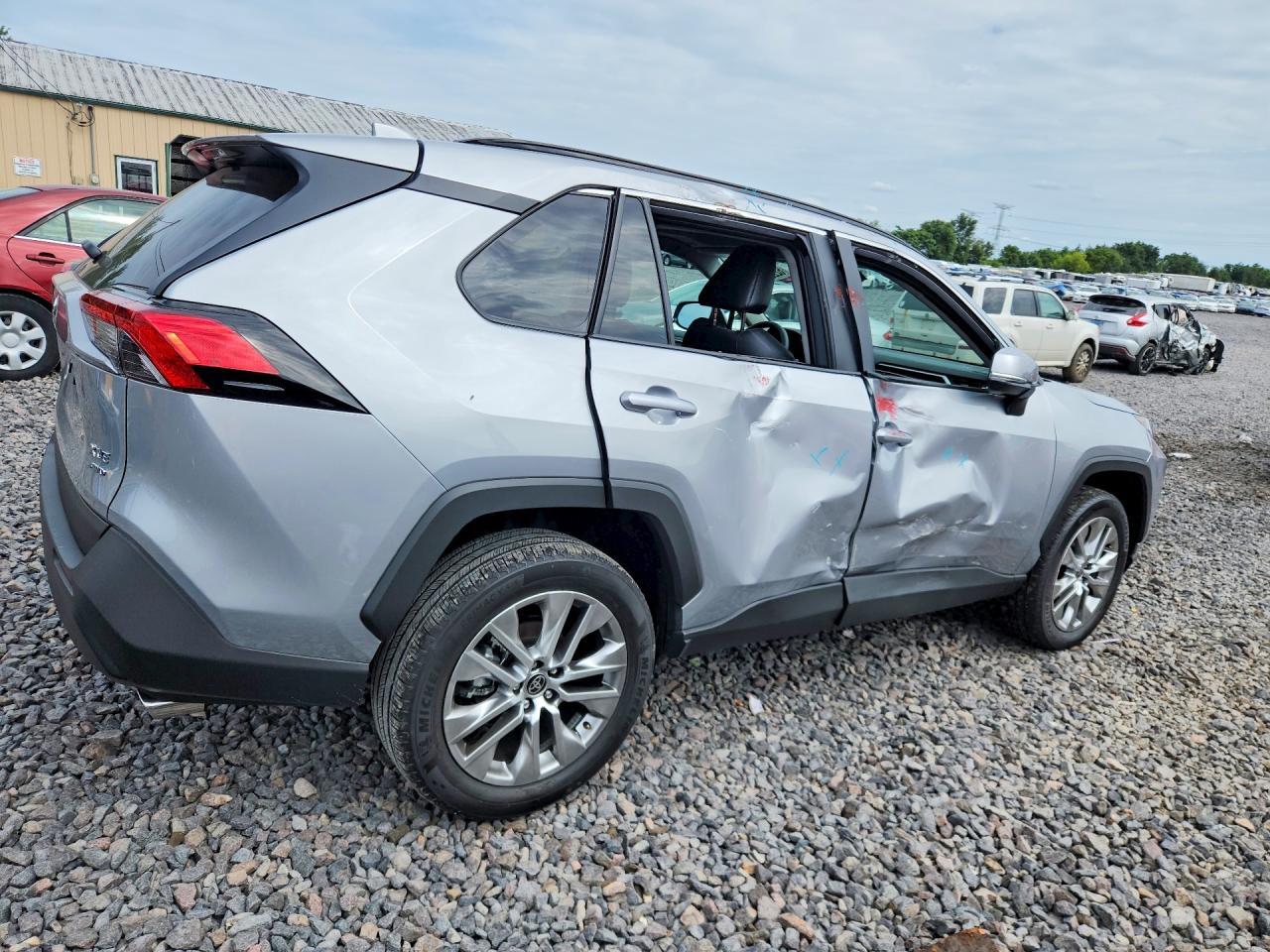 2025 Toyota Rav4 Xle Premium - Фото 3