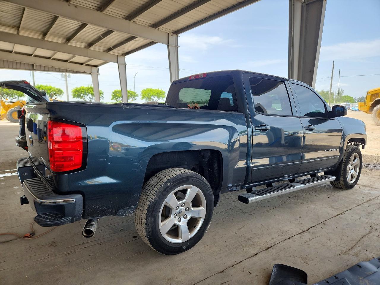 2017 Chevrolet Silverado C1500 Lt - Image 3