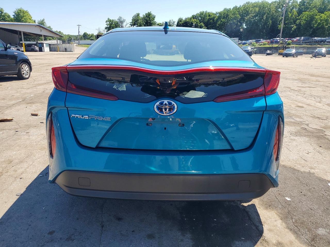 2020 Toyota Prius Prime Le - Image 6