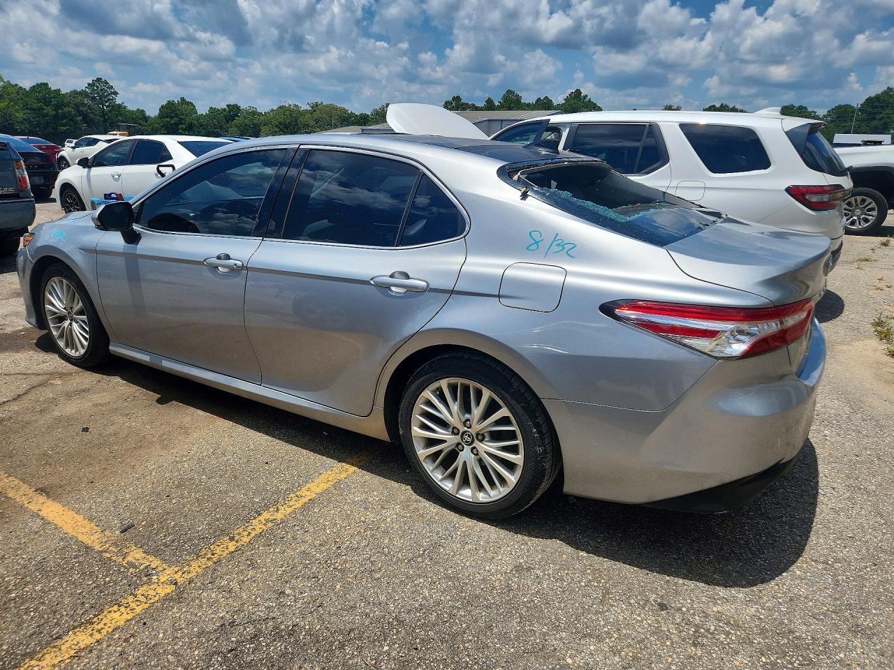 2019 Toyota Camry Xle - Фото 2