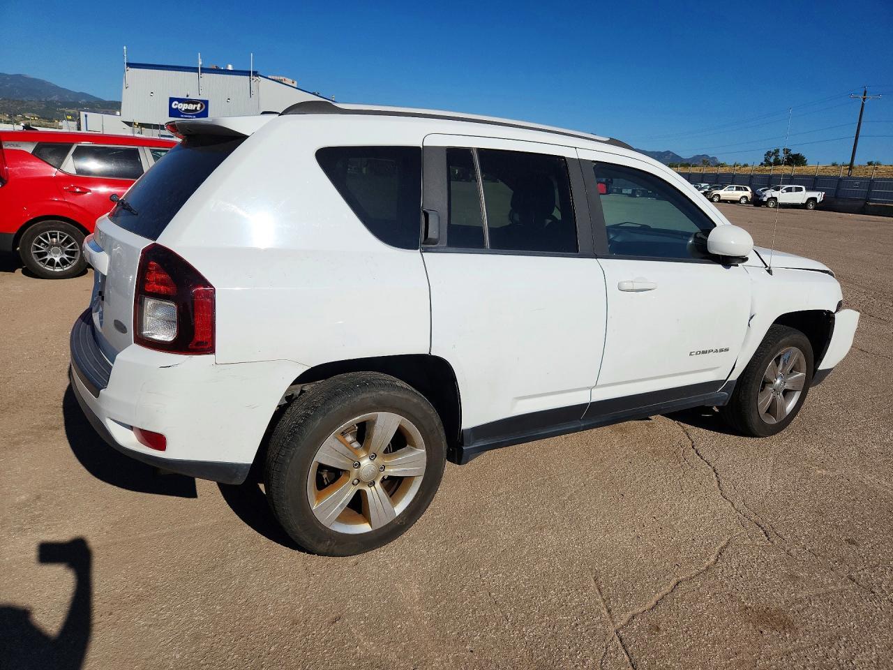 2016 Jeep Compass Latitude - Image 3