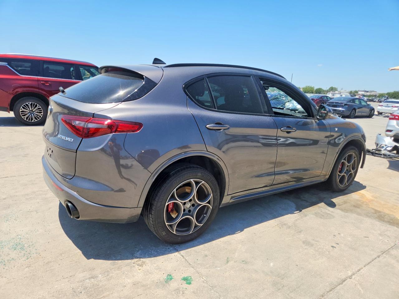 2022 Alfa Romeo Stelvio Ti - Фото 3