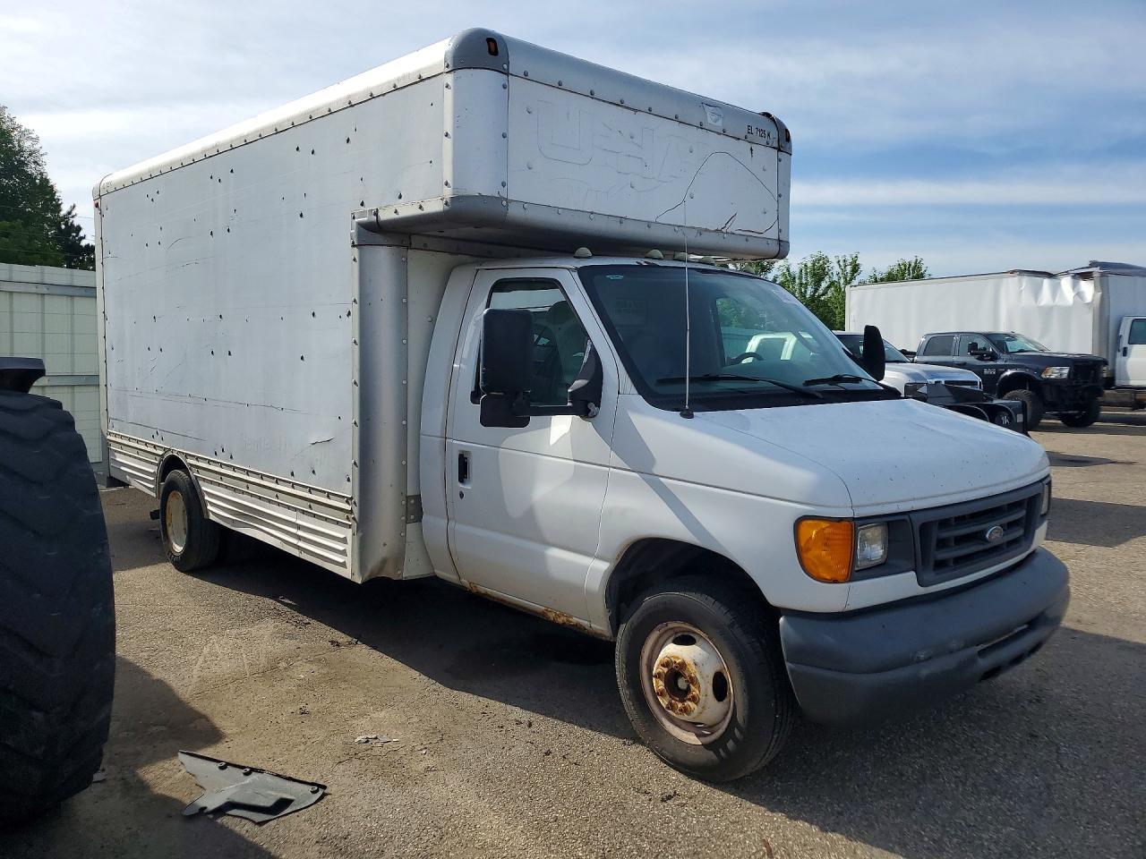 2006 Ford E450 Box Truck - Image 4