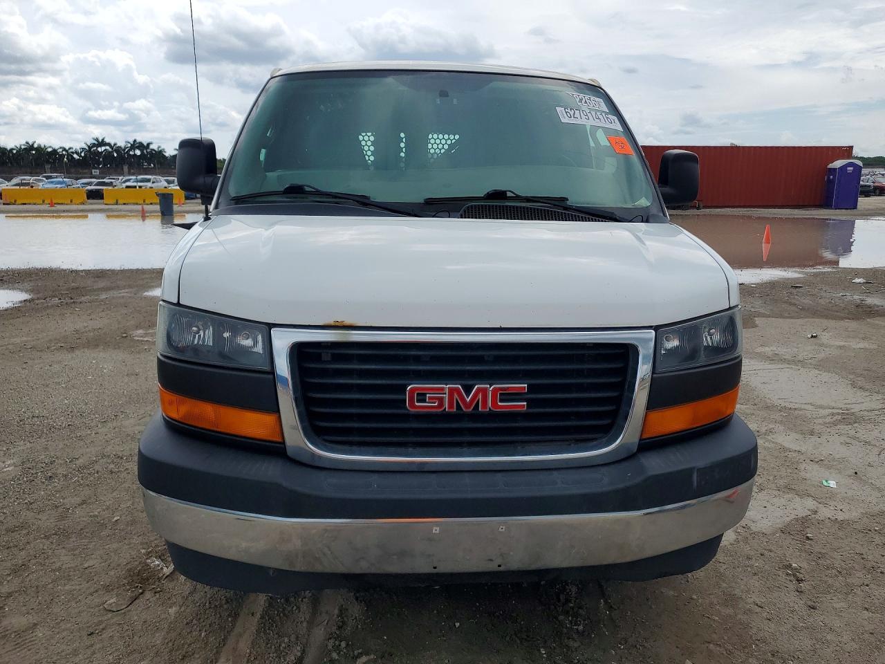 2017 GMC Savana G2500 - Фото 5