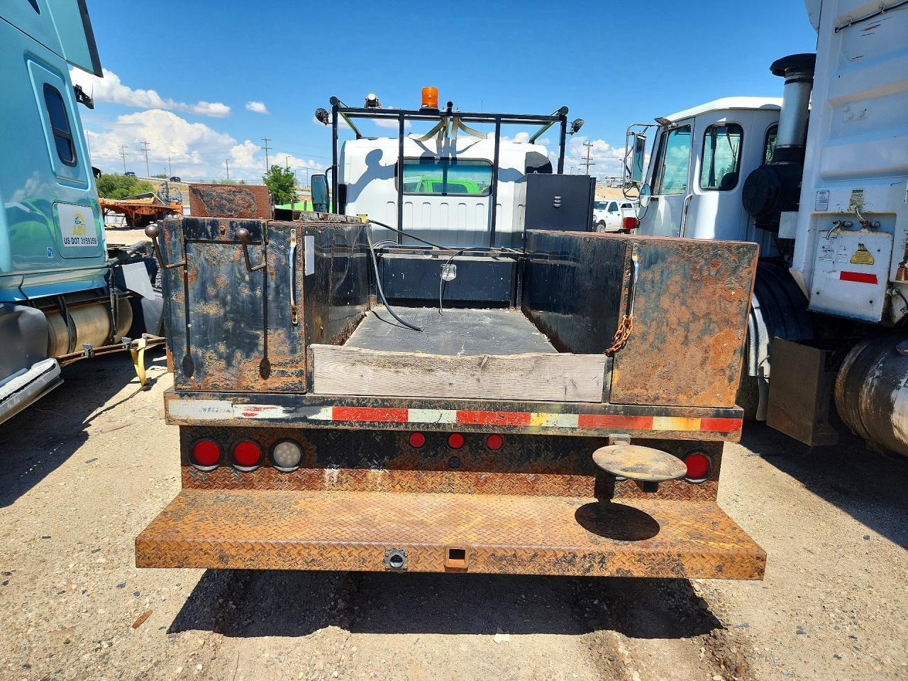 2016 Isuzu Npr Flatbed - Фото 6