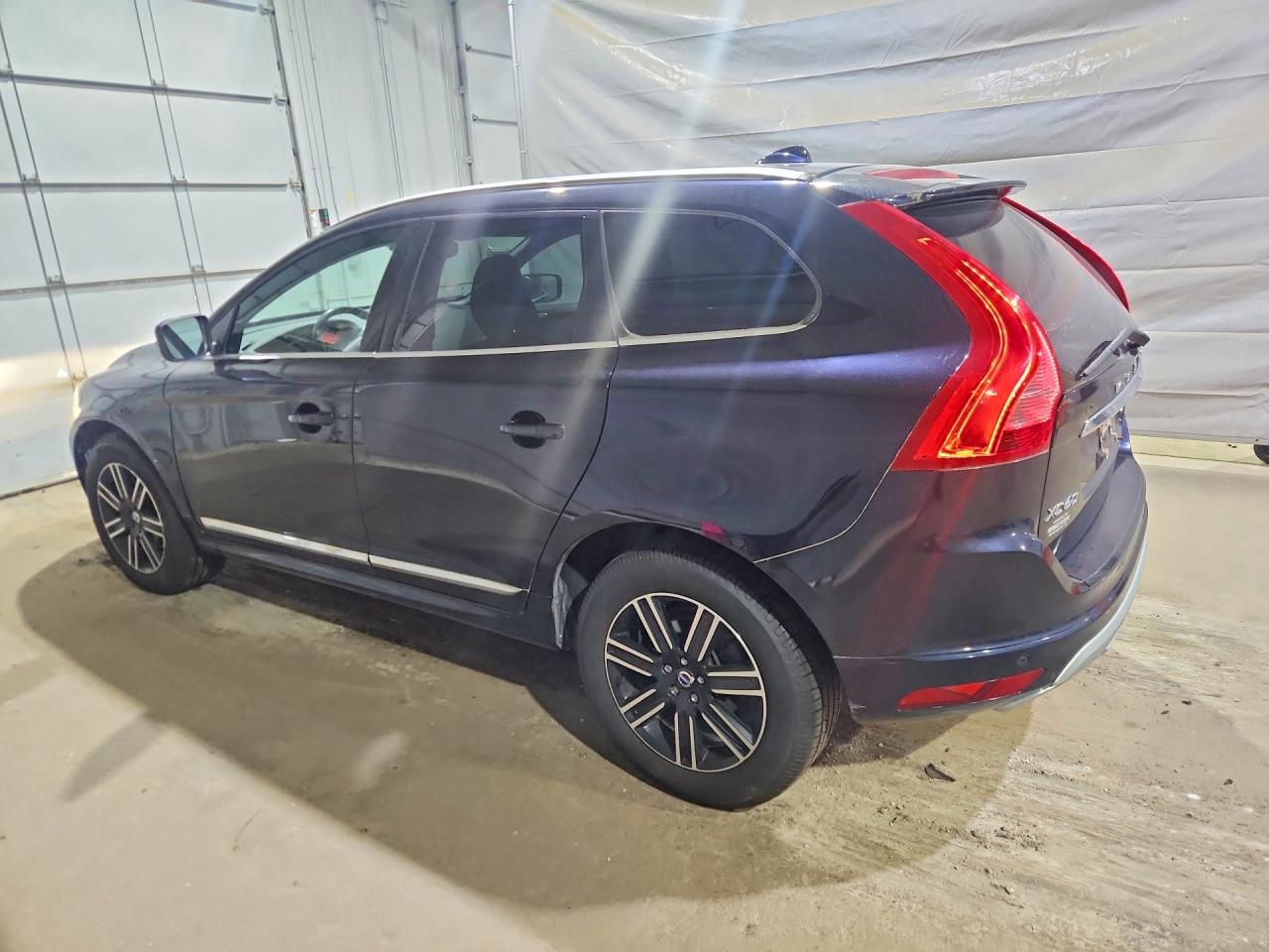 2017 Volvo Xc60 T5 Dynamic - Фото 2