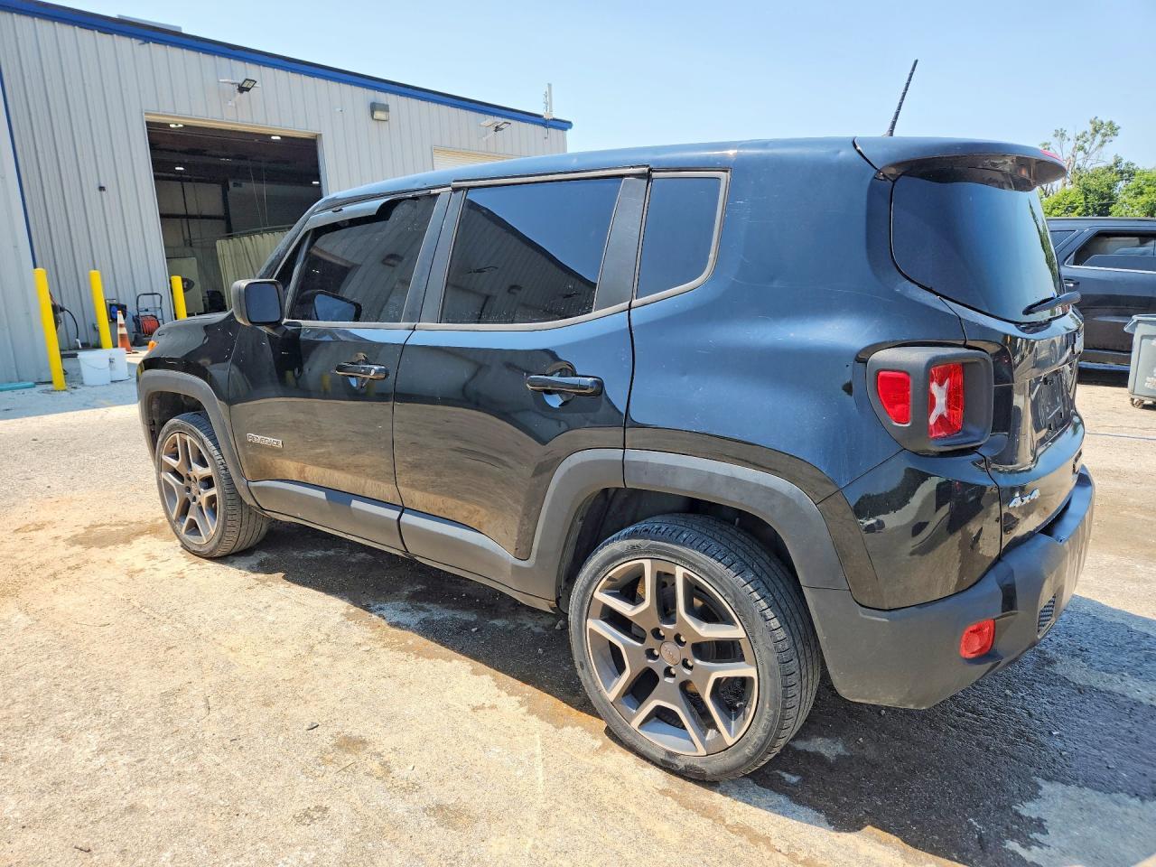 2021 Jeep Renegade Sport - Фото 2