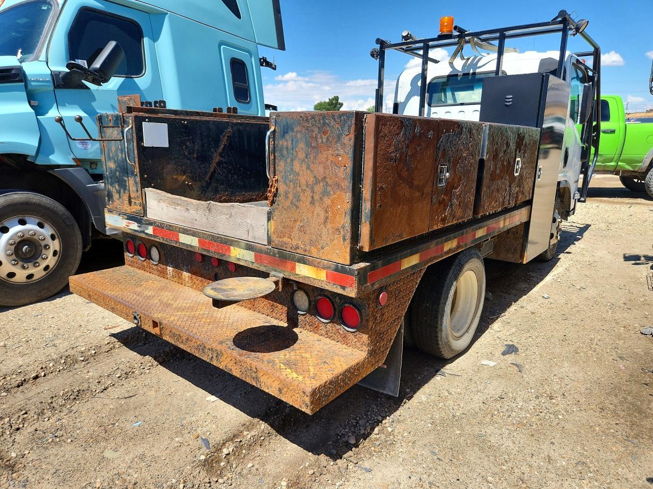 2016 Isuzu Npr Flatbed - Фото 3