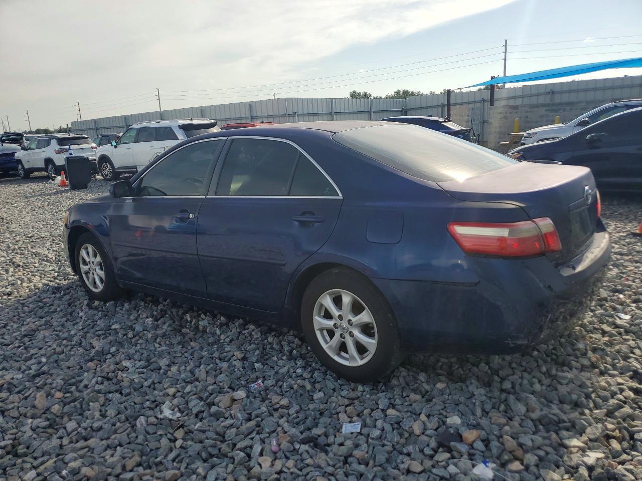 2007 Toyota Camry Le - Image 2