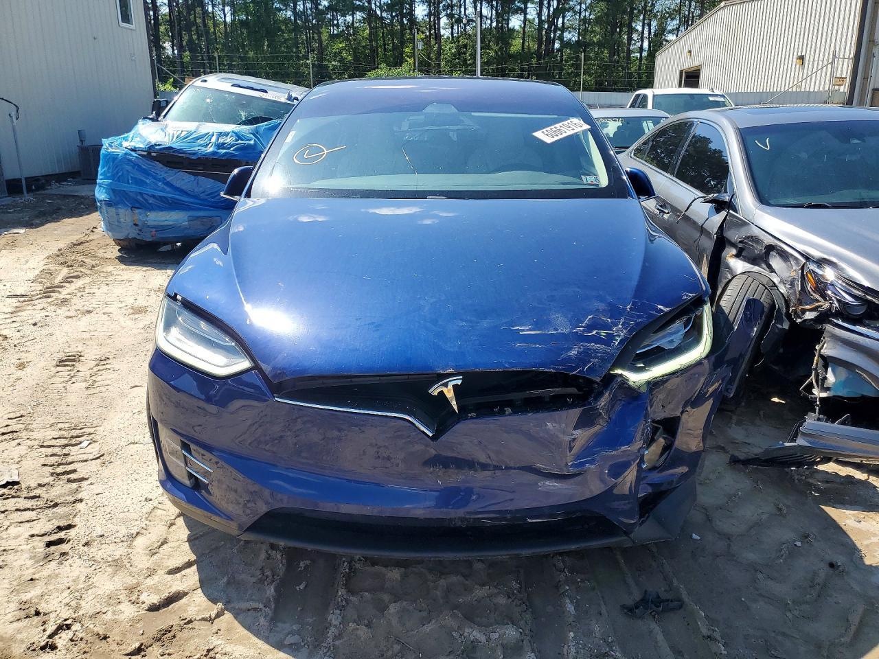 2019 Tesla Model X - Фото 5