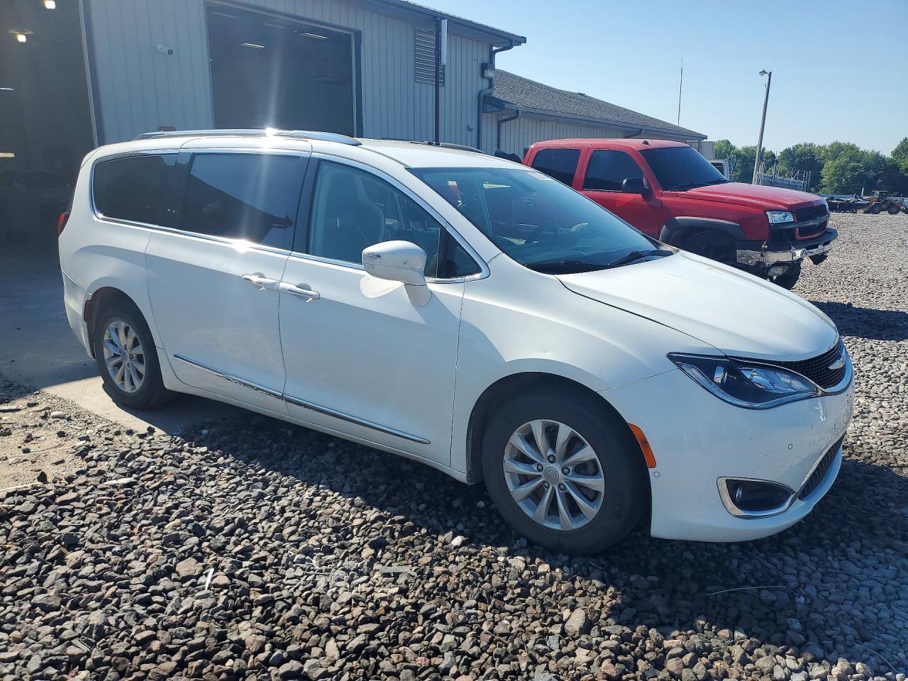 2018 Chrysler Pacifica Touring L - Фото 4