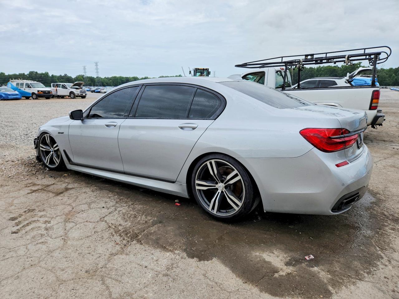 2019 BMW 740 I - Фото 2