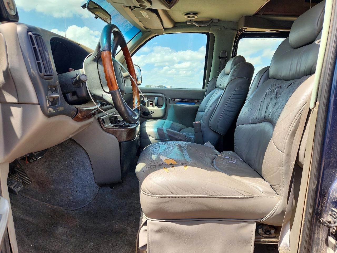 1999 GMC Savana G2500 - Фото 7