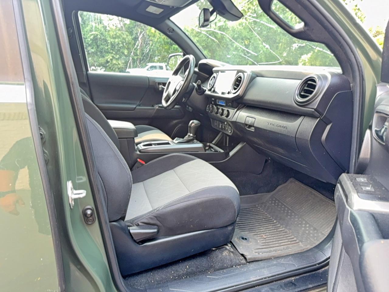 2022 Toyota Tacoma Trd Sport - Image 5