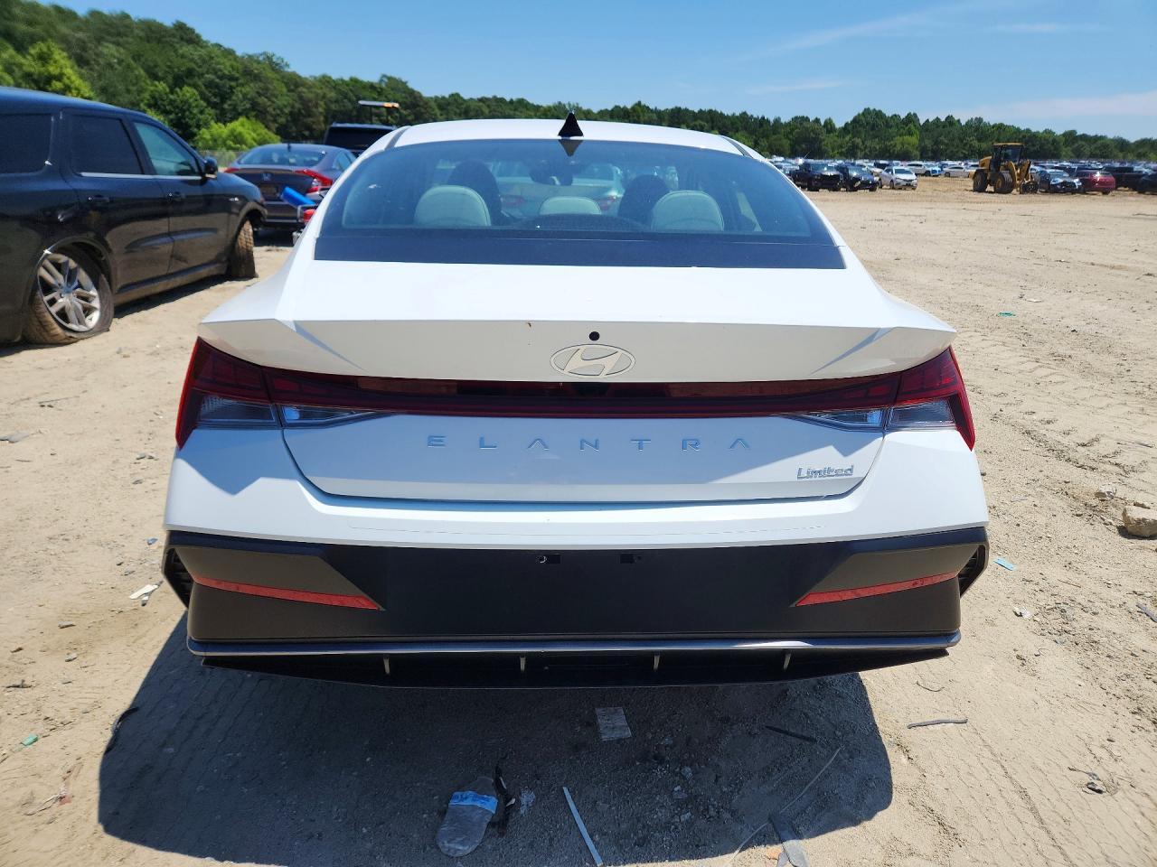 2026 Hyundai Elantra Limited - Image 6