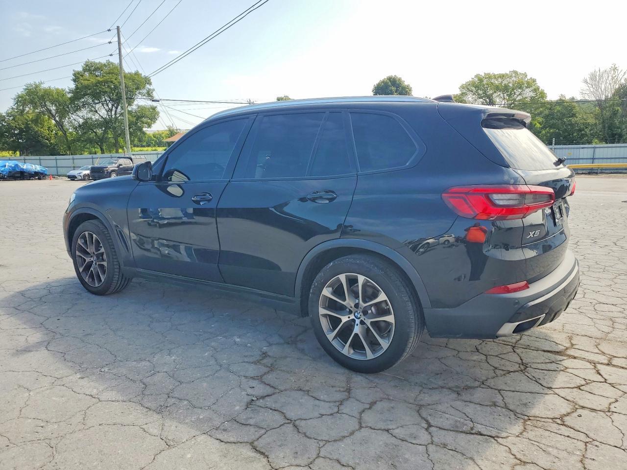 2020 BMW X5 Sdrive 40I - Фото 2