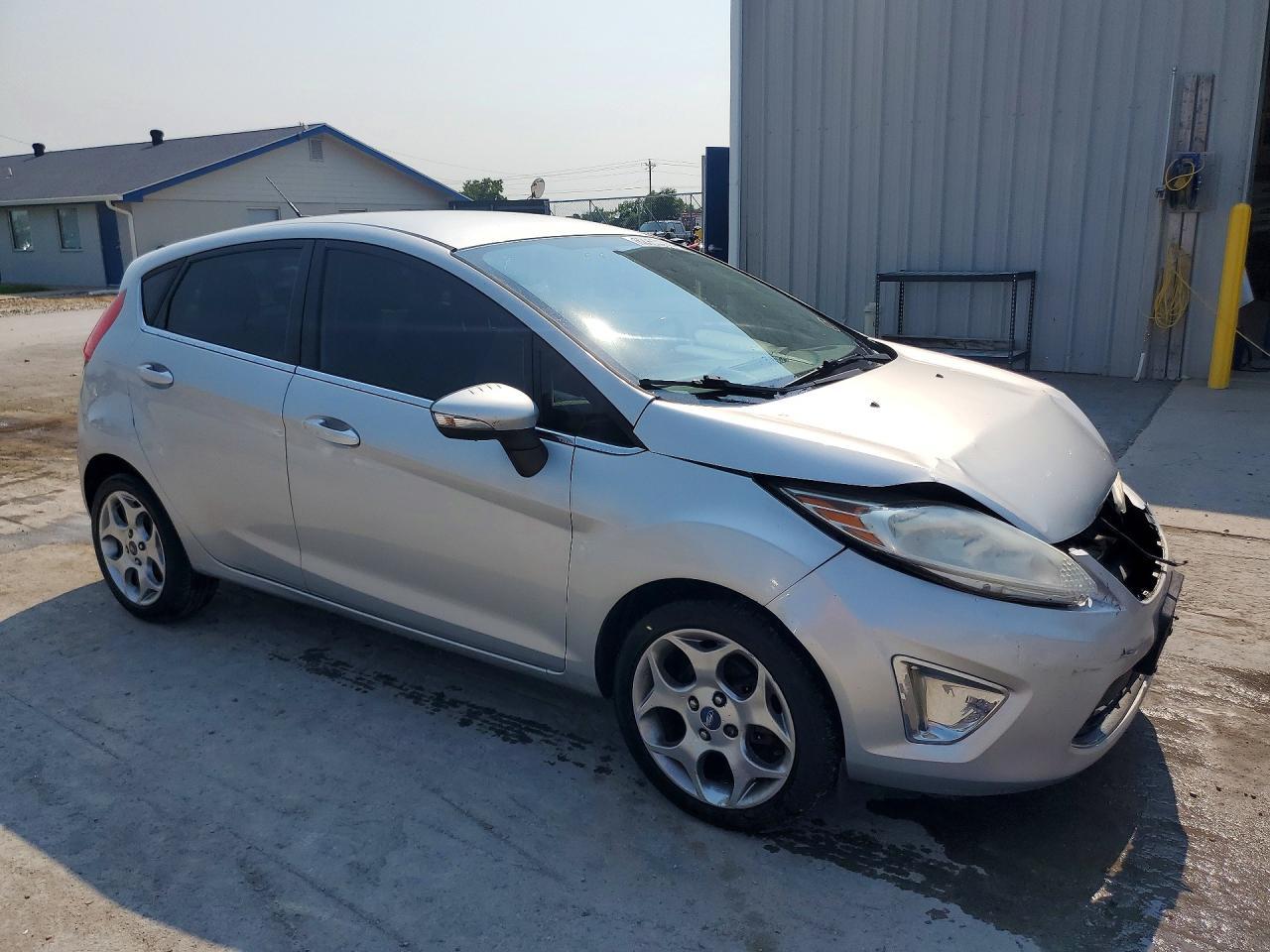 2011 Ford Fiesta Ses - Фото 4