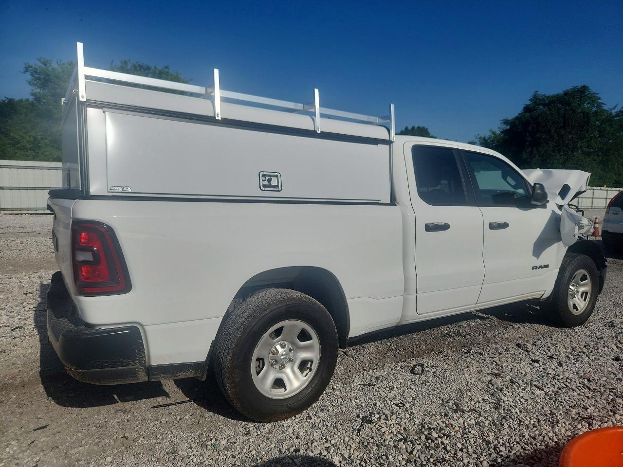2025 Ram 1500 Tradesman - Фото 3