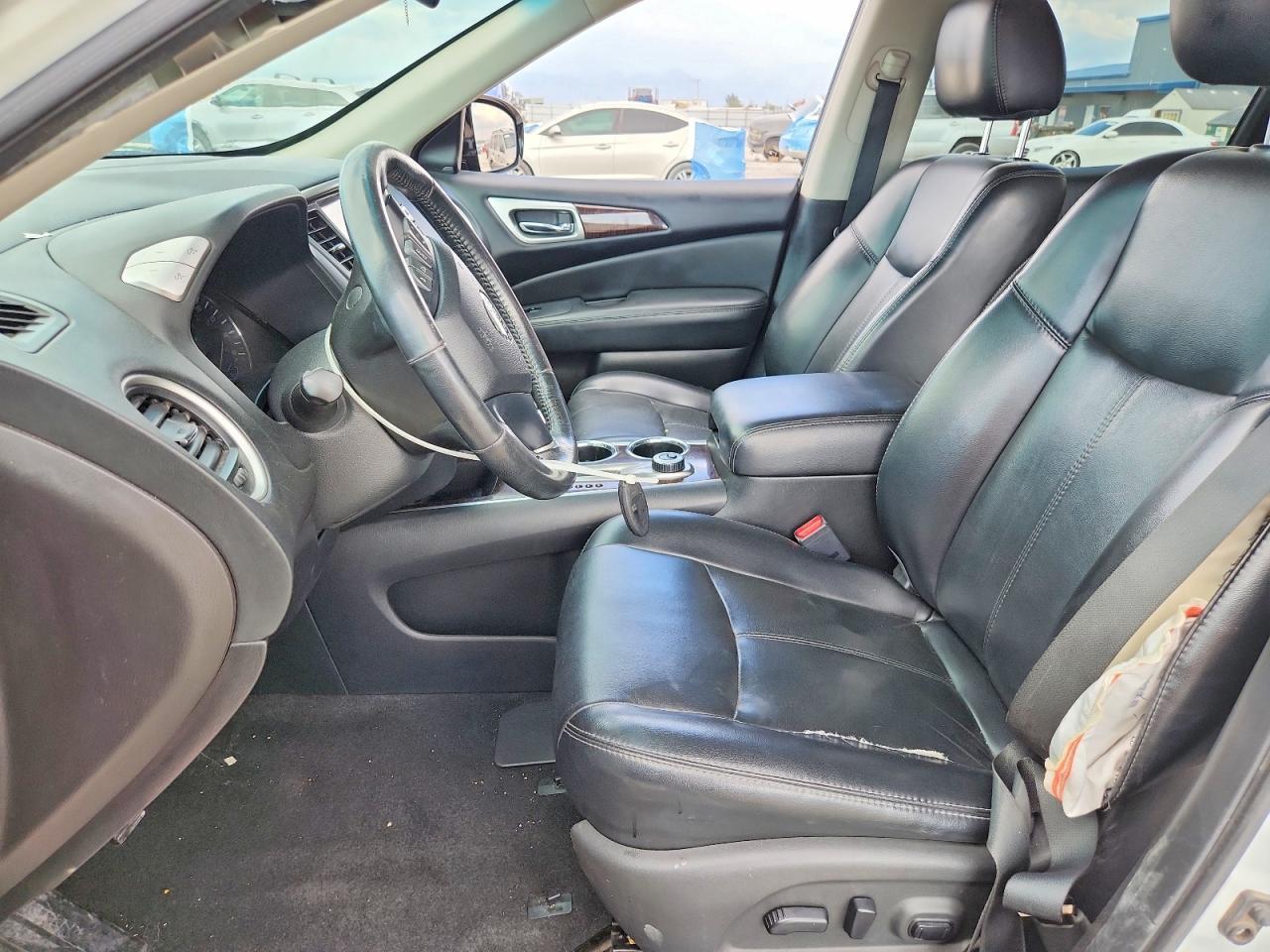 2015 Nissan Pathfinder S - Image 7