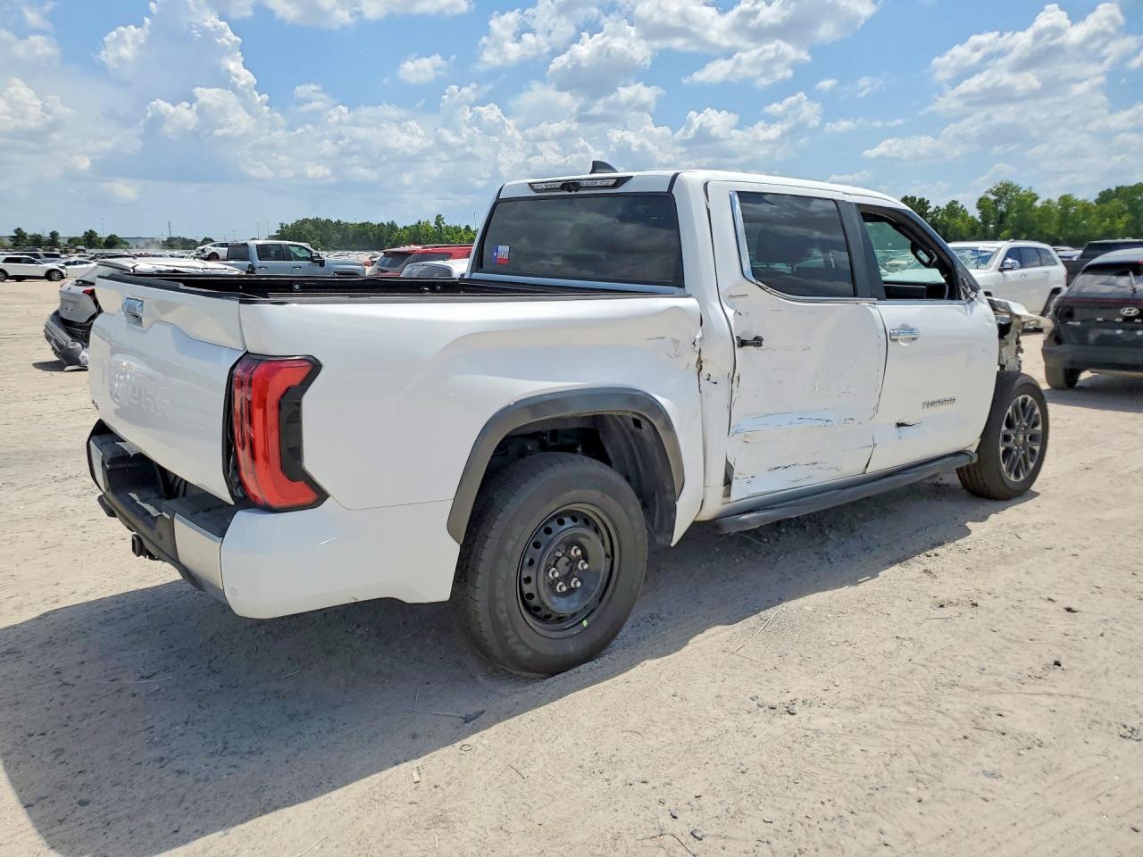 2026 Toyota Tundra Crewmax Limited - Фото 3