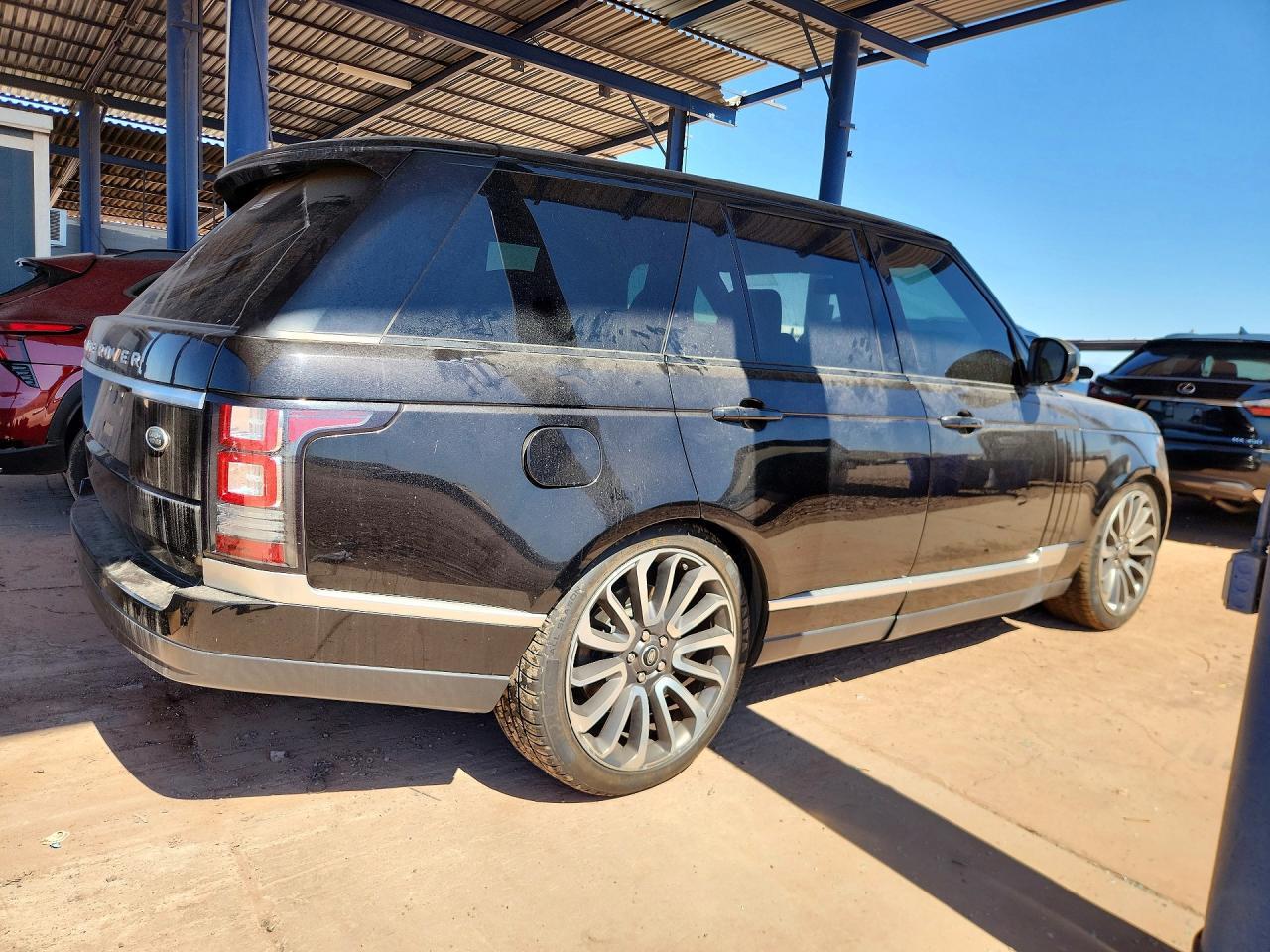 2016 Land Rover Range Rover Supercharged - Image 3
