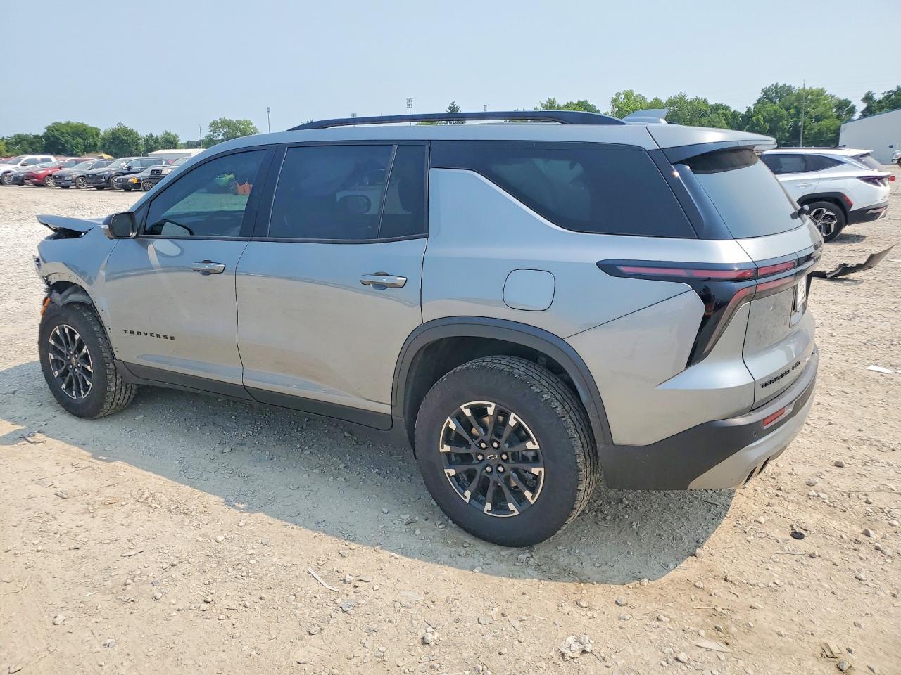 2025 Chevrolet Traverse Z71 - Image 2