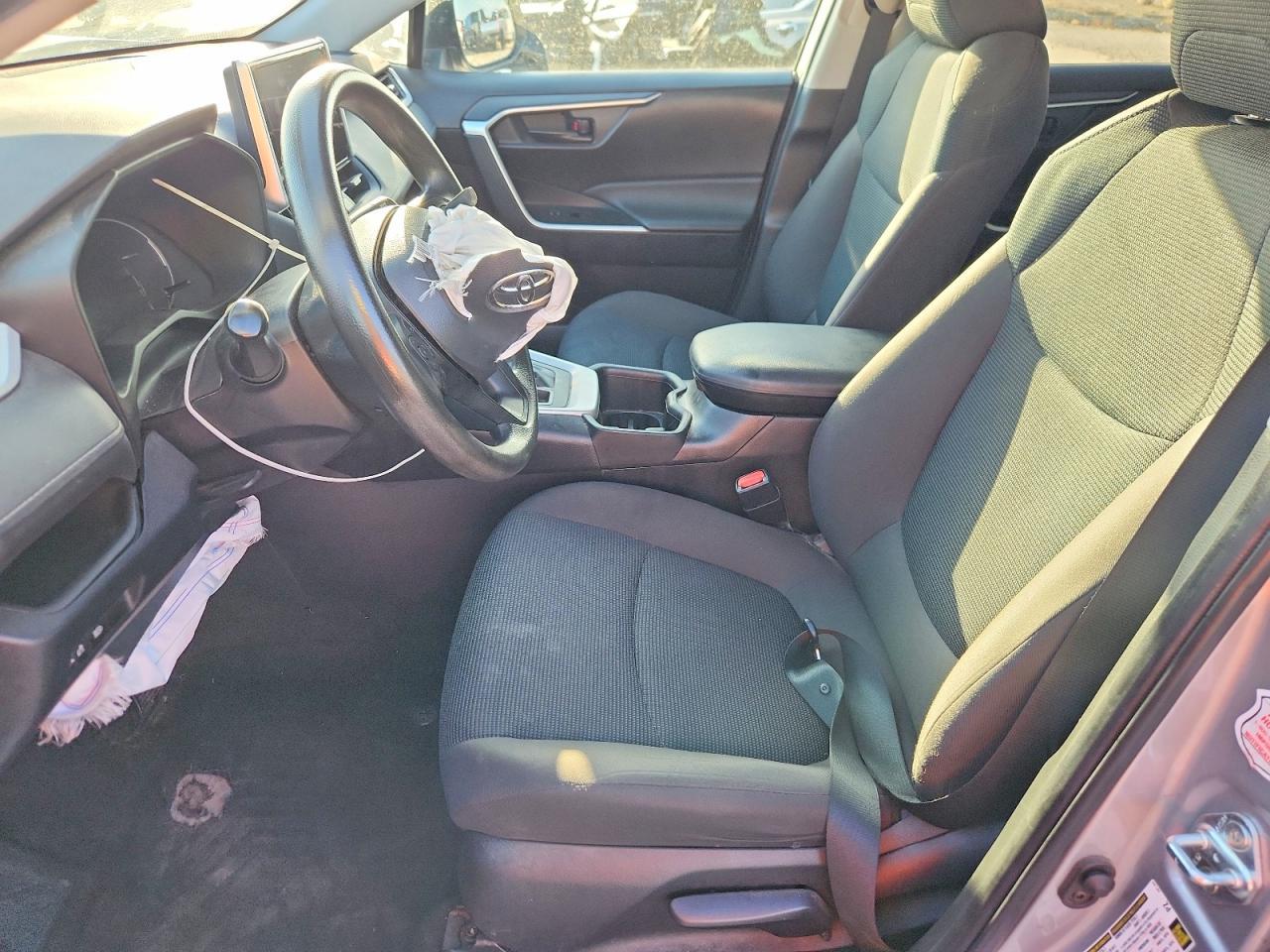 2023 Toyota Rav4 Le - Image 7