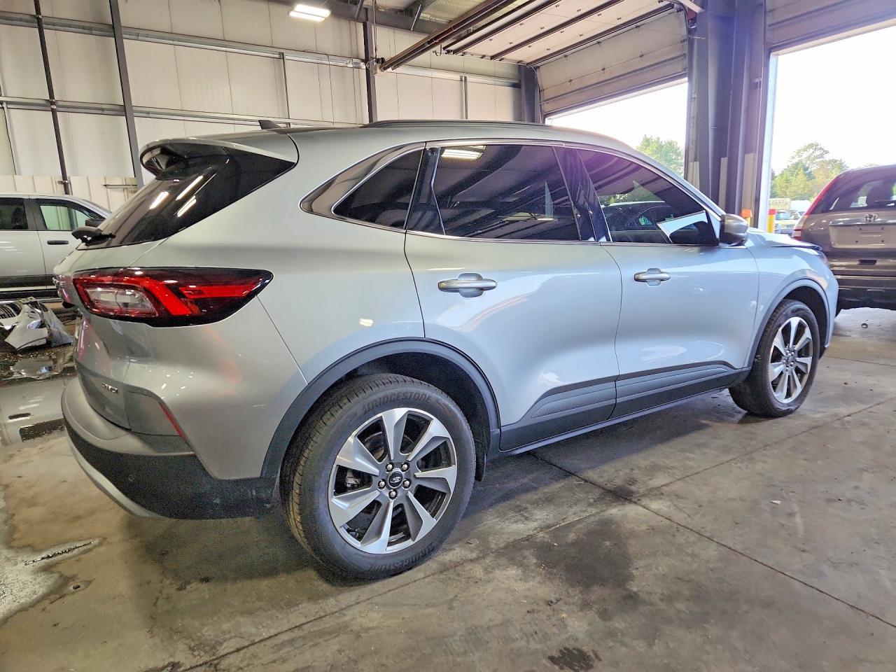 2024 Ford Escape Platinum - Фото 3