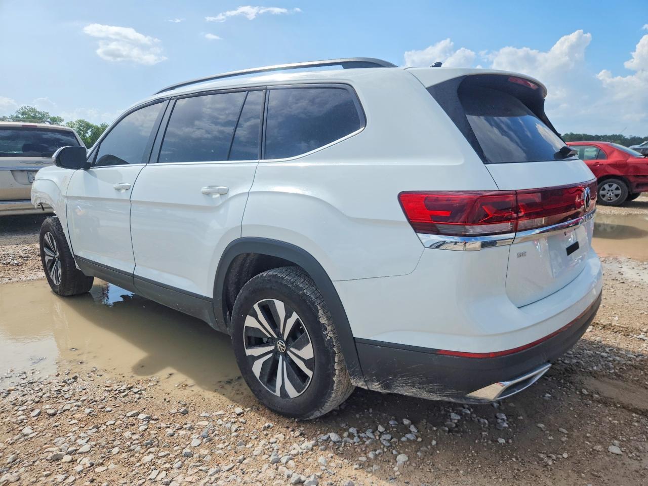 2025 Volkswagen Atlas Se - Image 2