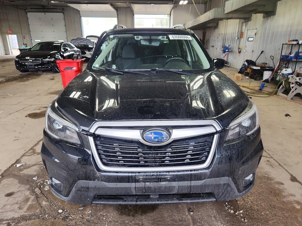 2021 Subaru Forester Premium - Фото 5