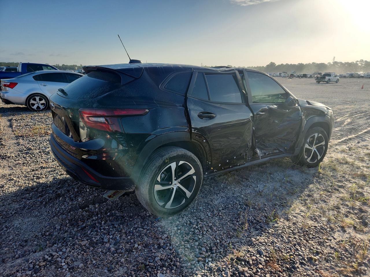 2025 Chevrolet Trax 1Rs - Фото 3