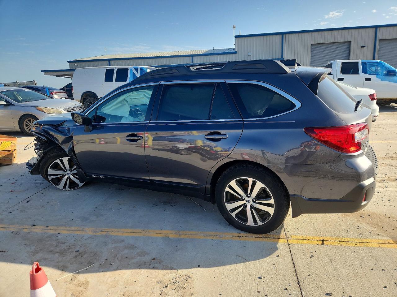 2018 Subaru Outback 2.5I Limited - Фото 2