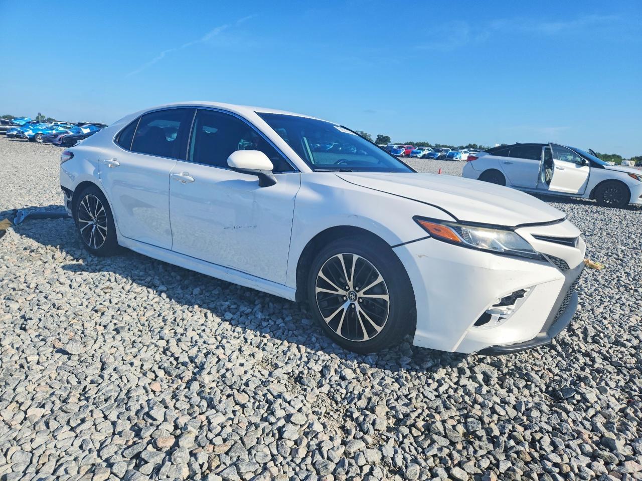 2019 Toyota Camry Se - Image 4