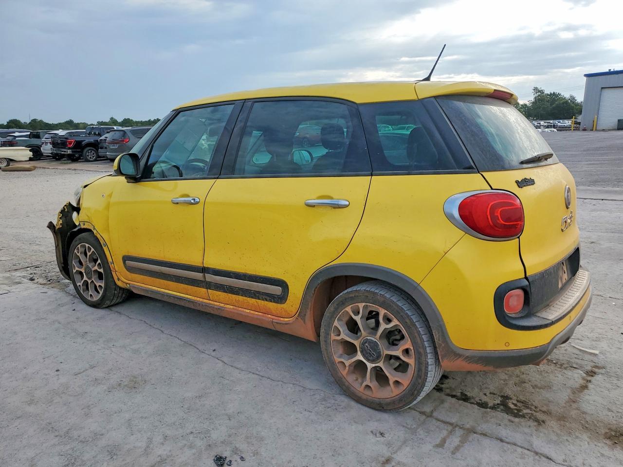 2014 Fiat 500L Trekking - Image 2