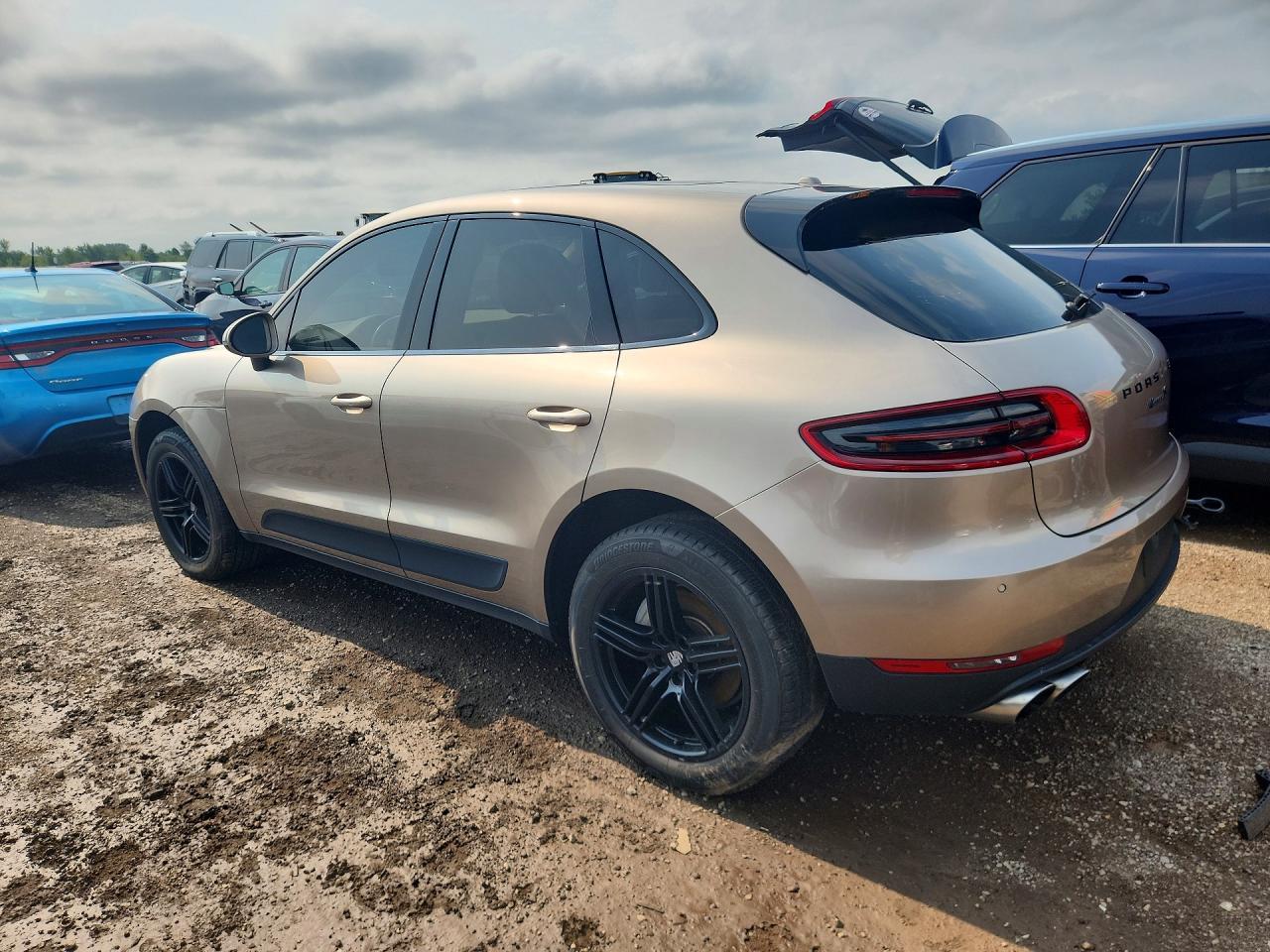 2015 Porsche Macan S - Image 2