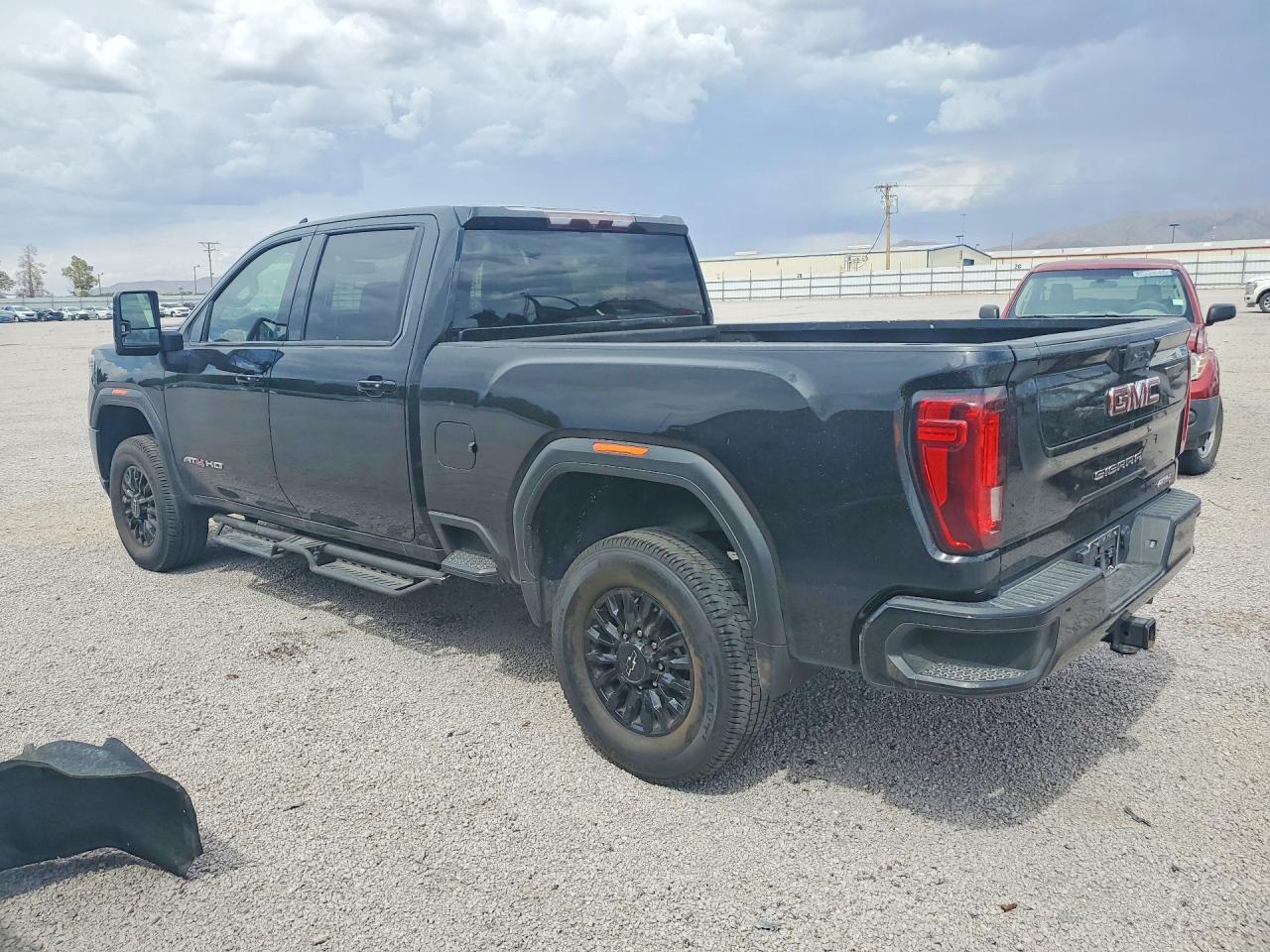 2021 GMC Sierra K2500 At4 - Фото 2