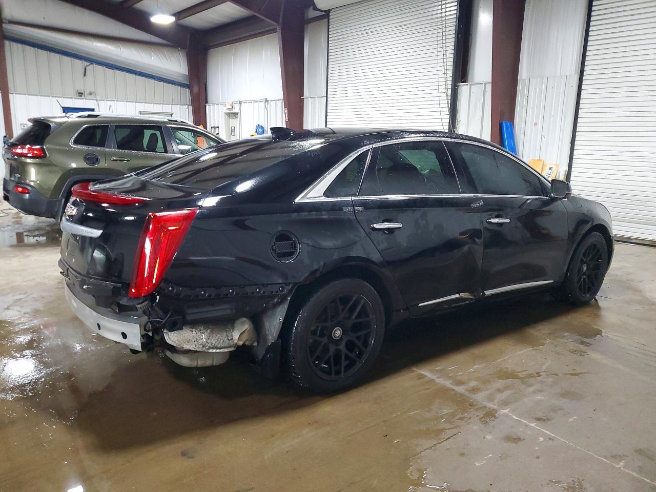 2016 Cadillac Xts Luxury Collection - Image 3