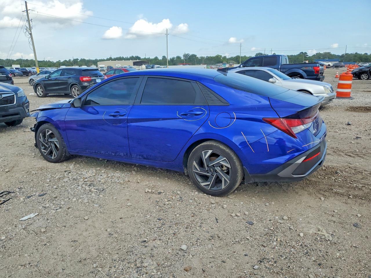 2025 Hyundai Elantra Sel Sport - Фото 2