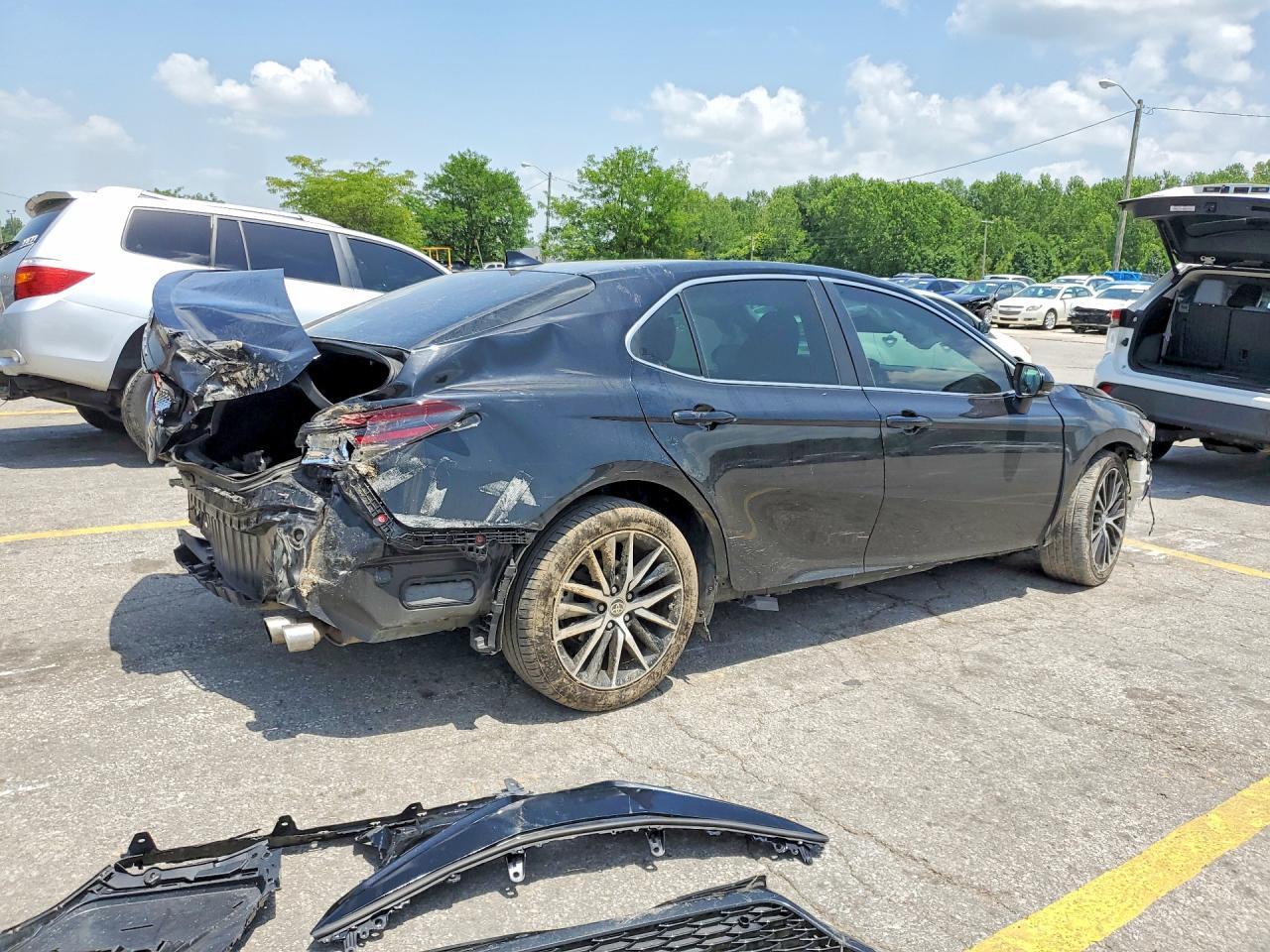 2023 Toyota Camry Se - Фото 3