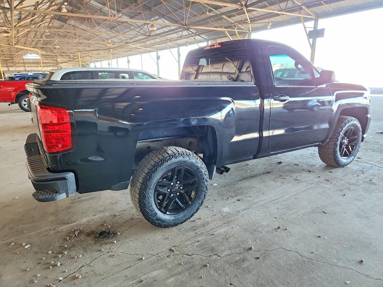 2016 Chevrolet Silverado K1500 - Image 3