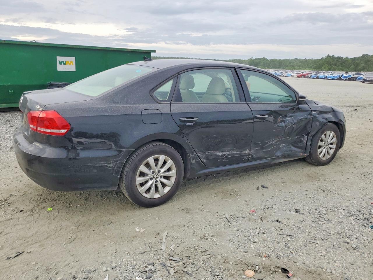 2015 Volkswagen Passat S - Фото 3