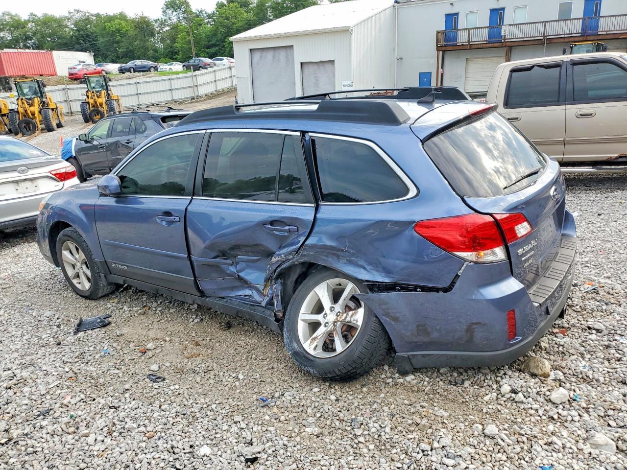 2014 Subaru Outback 2.5I Limited - Image 2