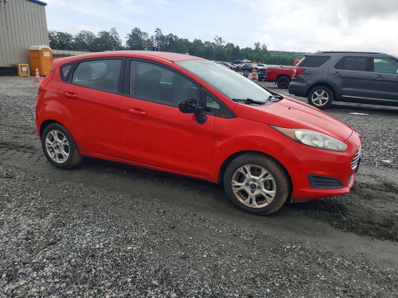 2015 Ford Fiesta Se - Фото 4
