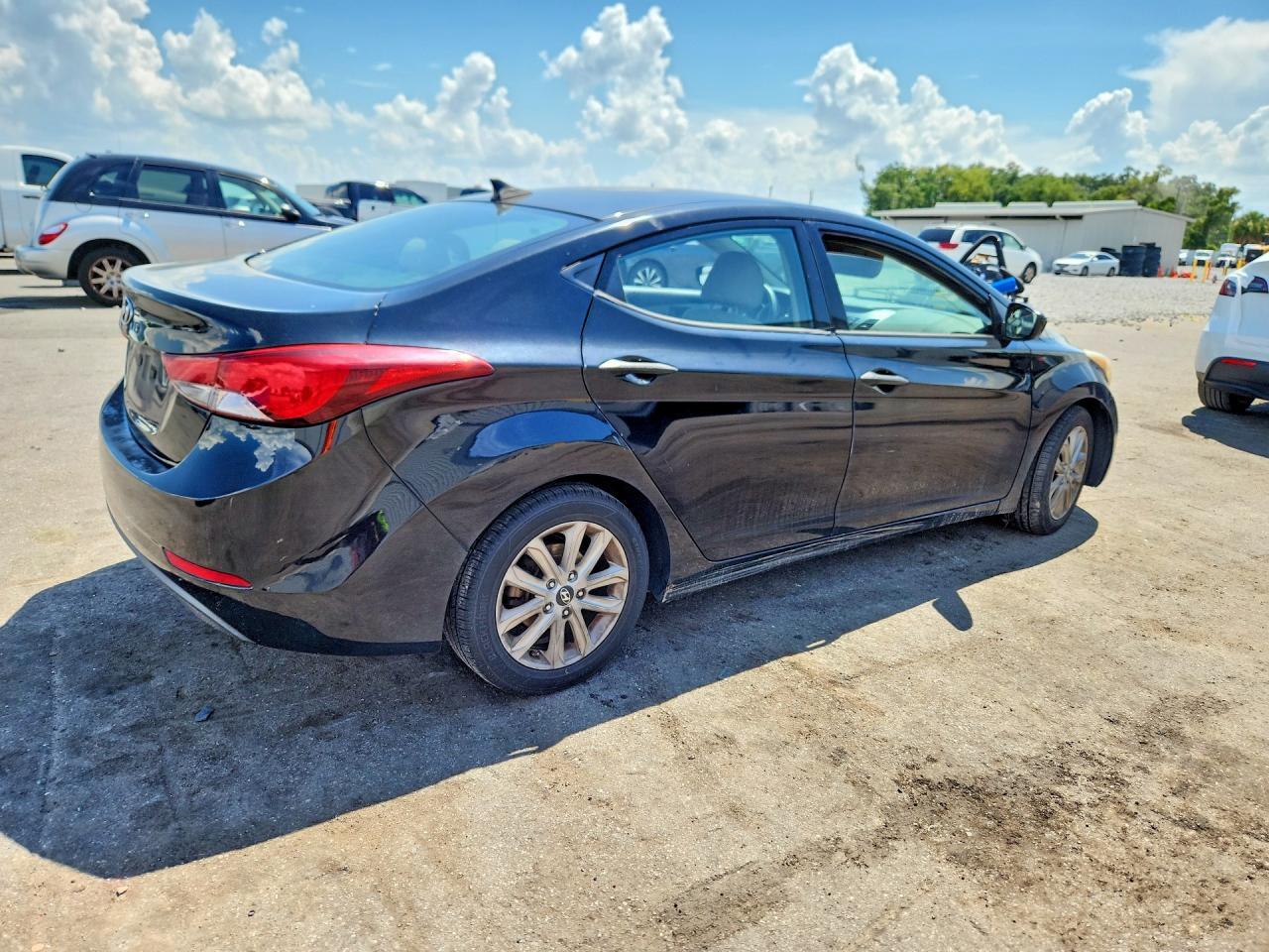2014 Hyundai Elantra Se - Image 3