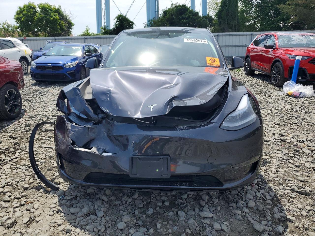 2024 Tesla Model Y - Image 5
