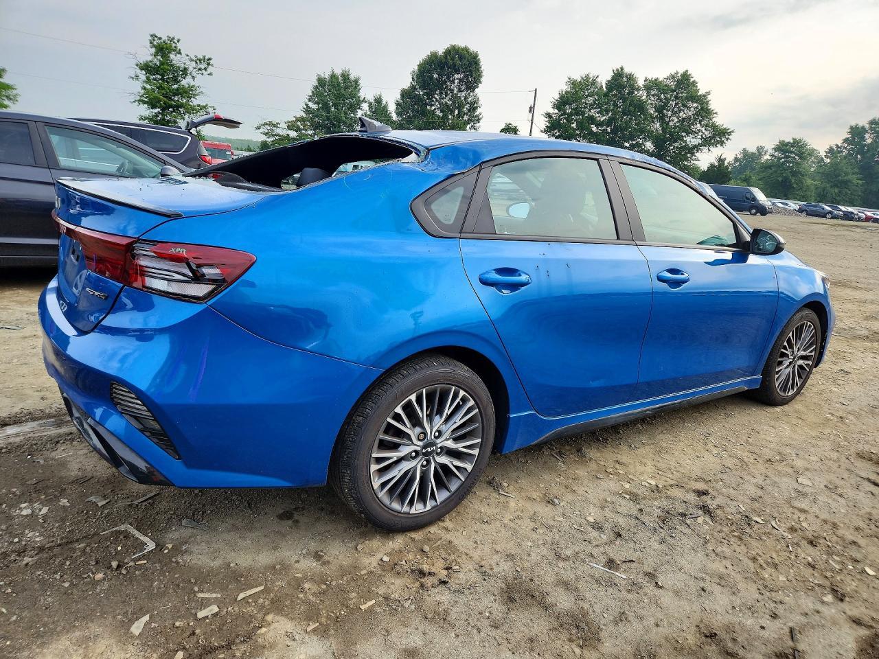2022 Kia Forte Gt Line - Фото 3