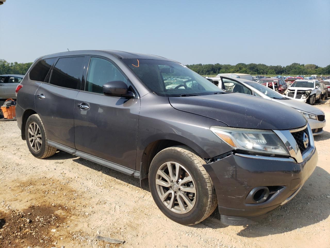 2013 Nissan Pathfinder S - Image 4