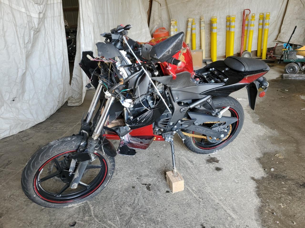 2010 Kawasaki Ex250 J - Фото 2