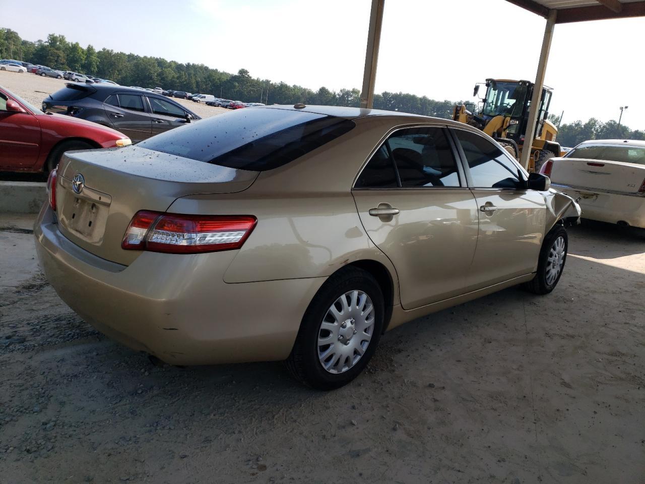 2011 Toyota Camry Base - Фото 3